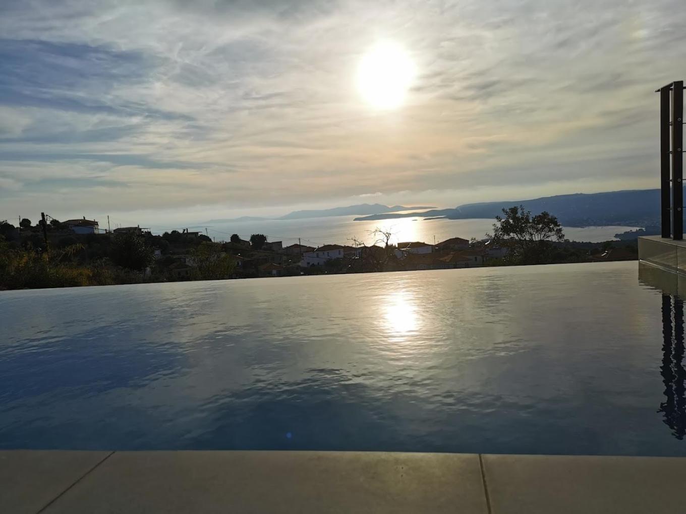 Sunset Luxury Villa Akritokhórion Exterior foto
